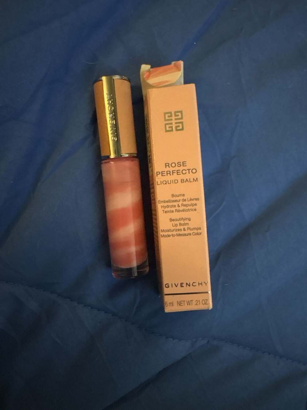 #225 Givenchy Rose Perfecto Liquid Balm 001 Pink Irresistible